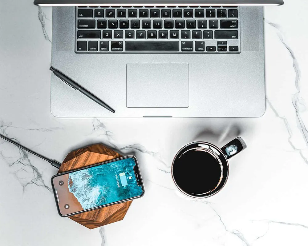 Ladestation Apple iPhone & Samsung Galaxy Ladestation Apple iPhone & Samsung Galaxy