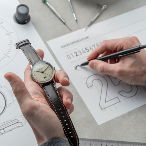 Sternglas_Naos_Großdatum_alabaster-7 Sternglas Naos Großdatum alabaster