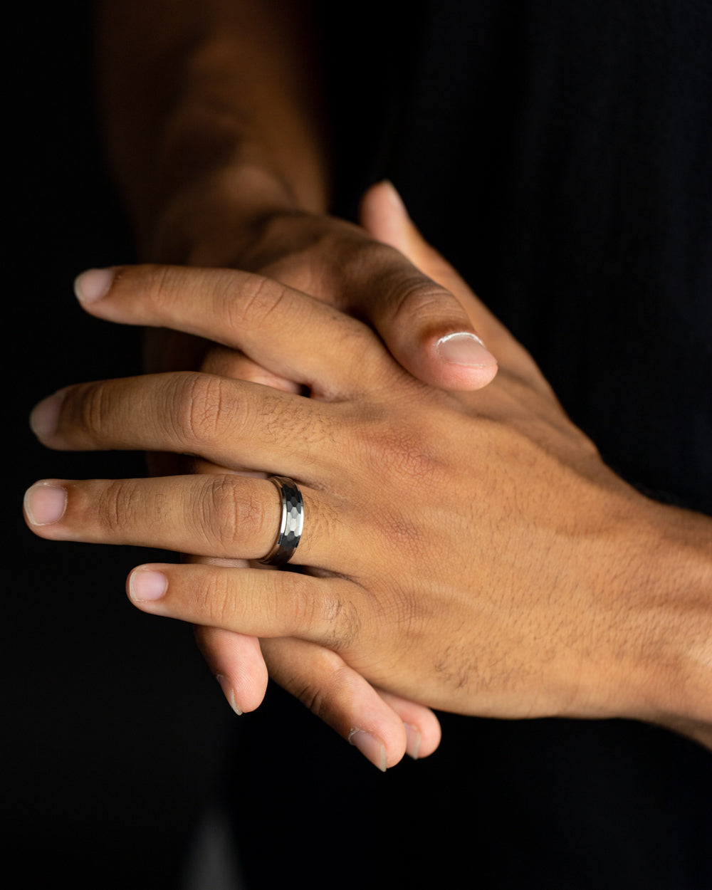 Gemini Duplus Silver Black 6 mm Titanring mit silberner und schwarzer Oberfläche