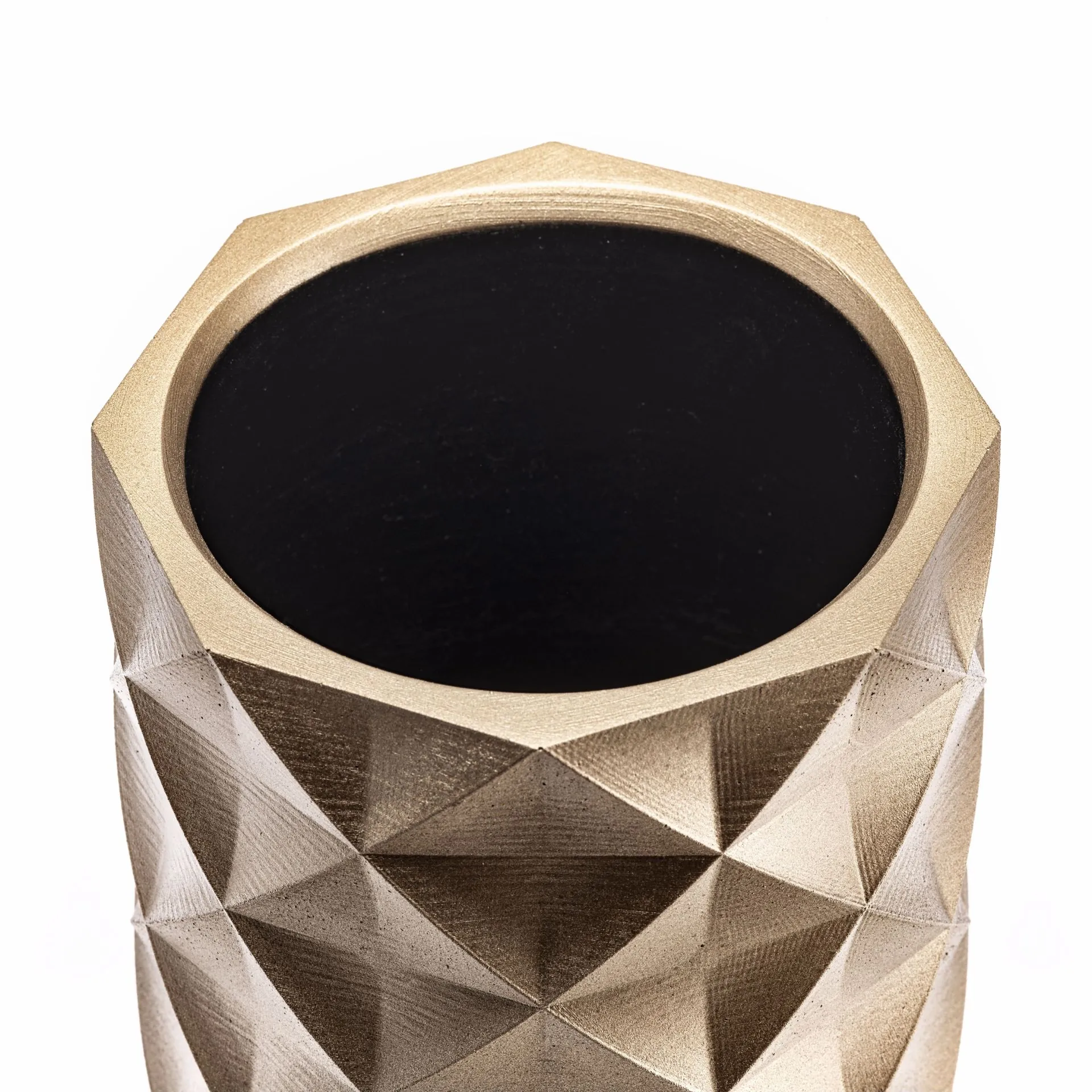 Weinkühler aus Beton gold Weinkühler aus Beton gold